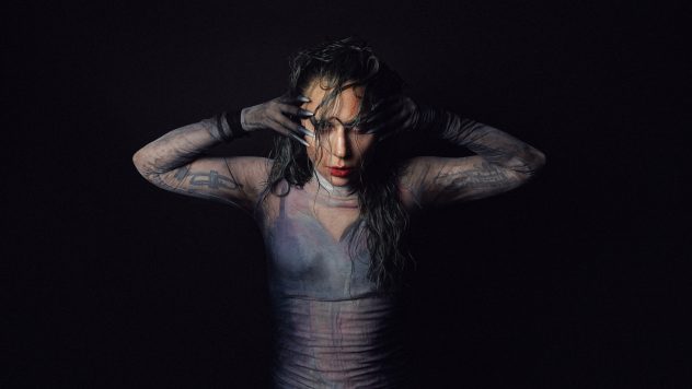Lady Gaga Releases New Pop Sound “Disease”!